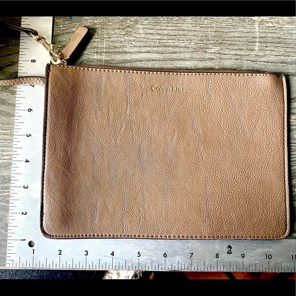 Calvin Klein tan wristlet - Picture 2 of 4